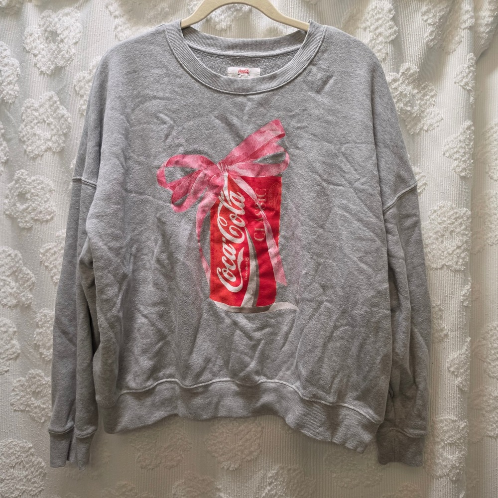 Coca-Cola Classic Graphic Sweatshirt XL Heather Gray Pink Bow Holiday Pullover